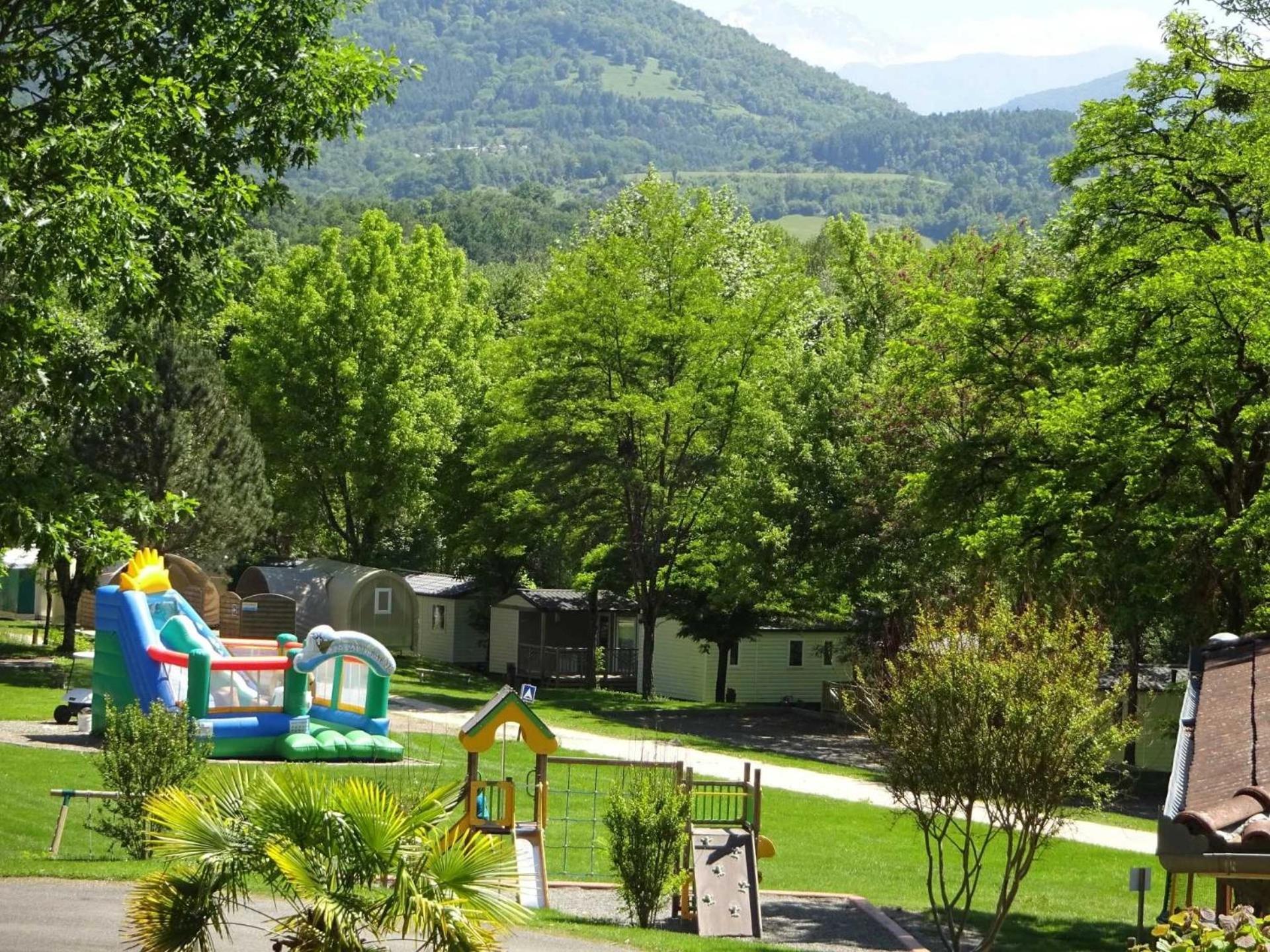 Camping - Piscine - Ccbaieb Montjoie-en-Couserans Extérieur photo